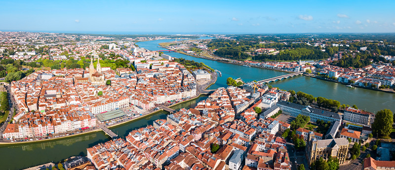 Bayonne offre un cadre lumineux et paisible au quotidien