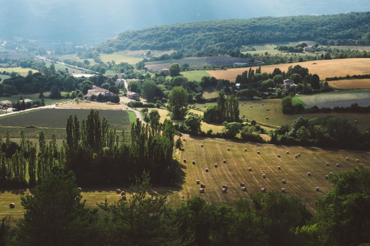 les-plus-beaux-endroits-de-provence-gordes-vue