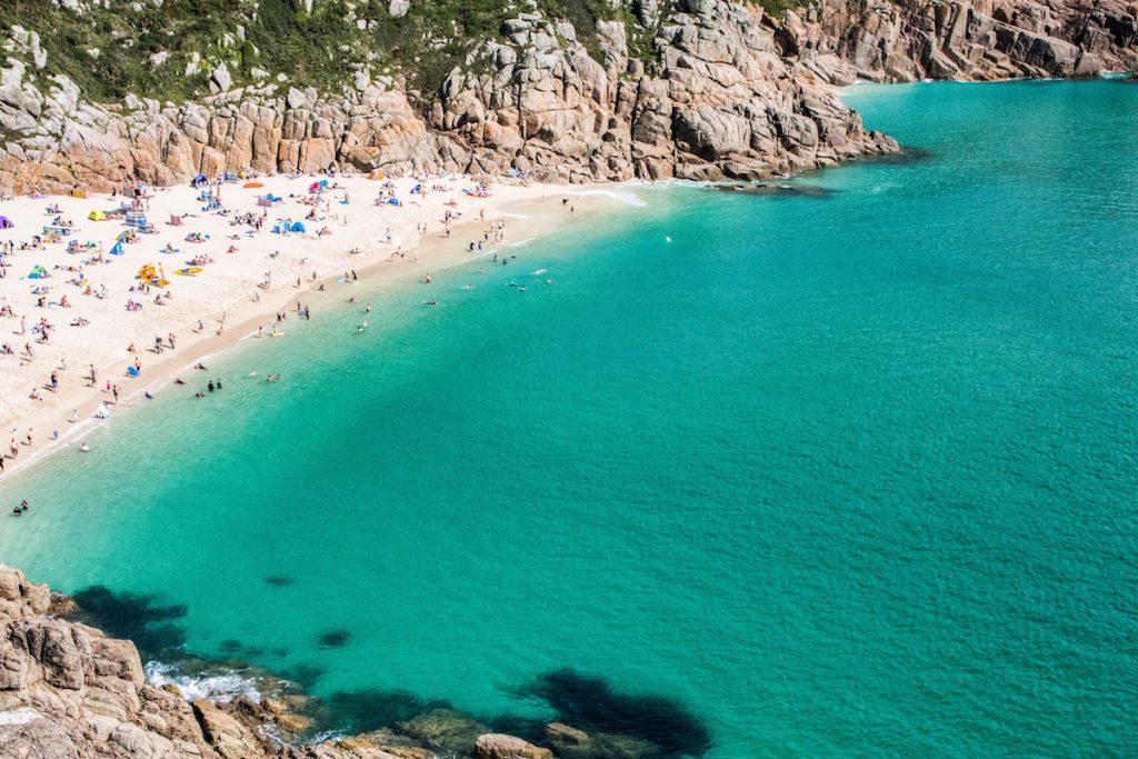 voyage-angleterre-cornouailles-plage-porthcurno-charisse-kenion