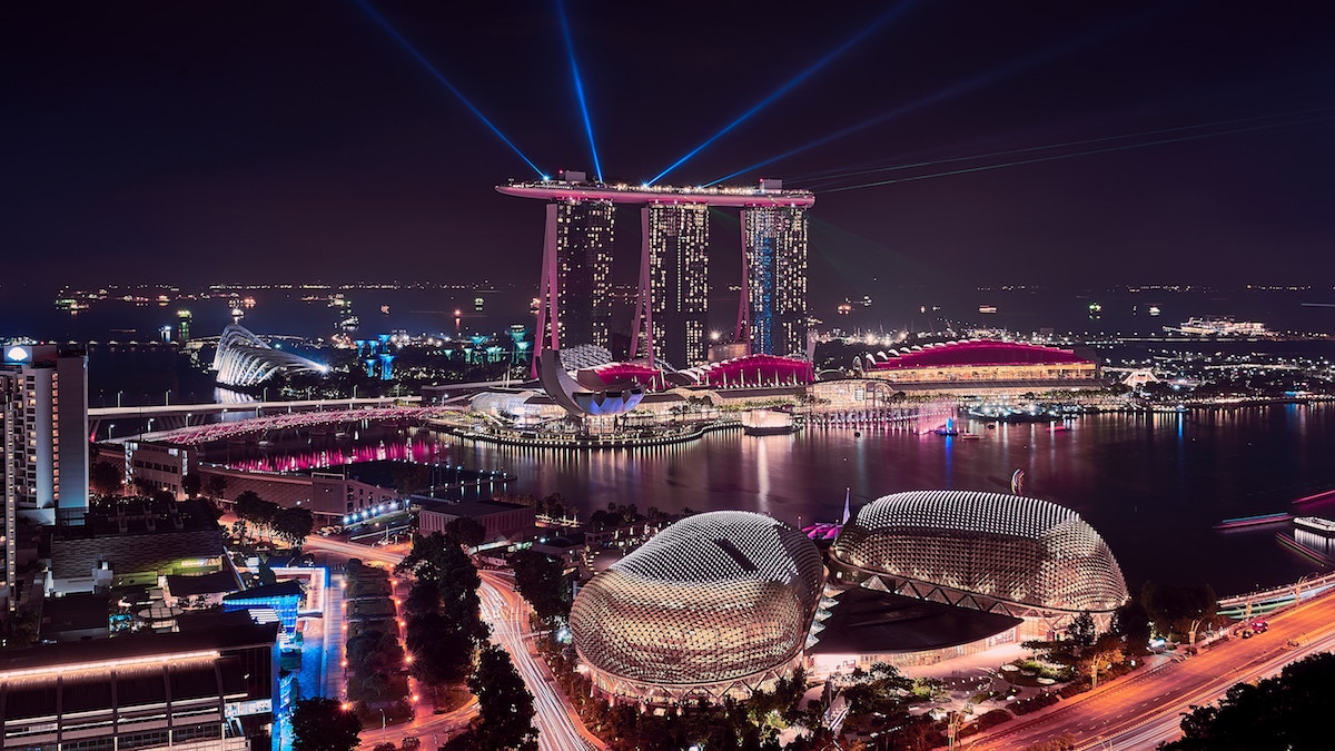 assister-a-une-course-de-f1-singapour-nuit