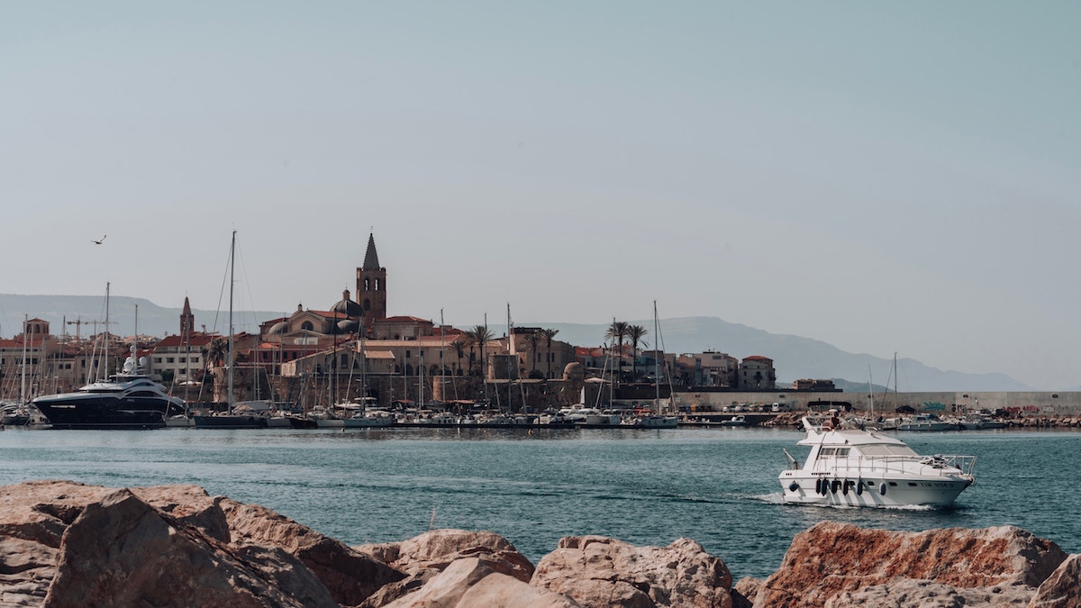 Les plus belles plages de Sardaigne Alghero Eugene Chystiakov - SIXT