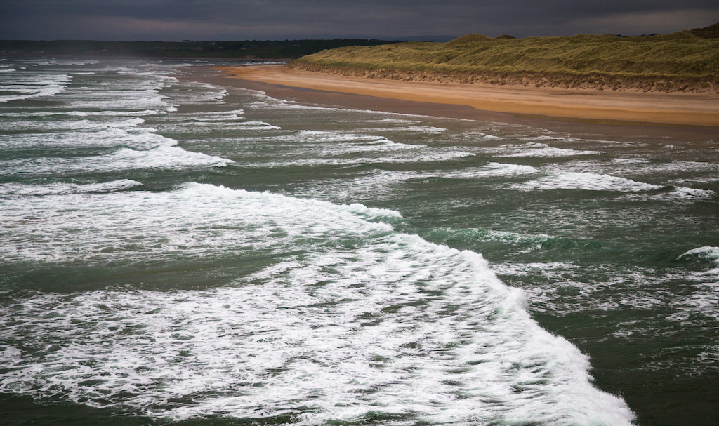 En surf trip ? Passez par l'Irlande pour découvrir le spot de Donegam - SIXT