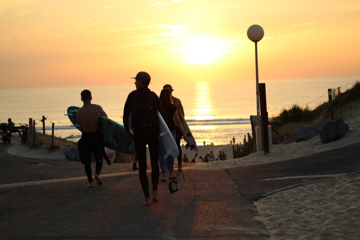 Session surf à Hossegor lors de votre week-end en Nouvelle Aquitaine !