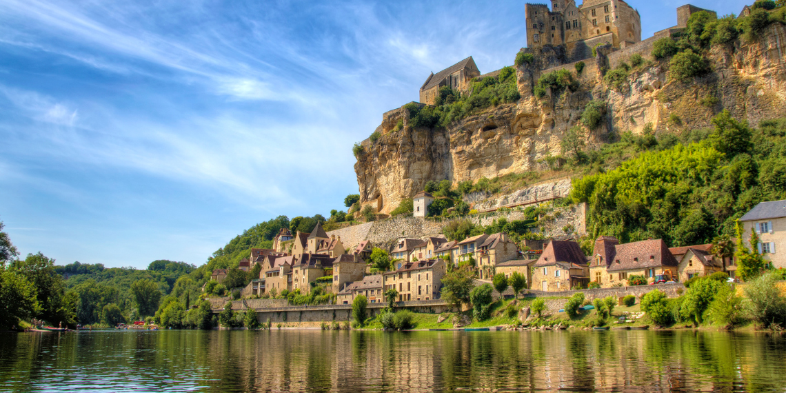 Passage en Dordogne à Beynac-et-Cazenac Week-end en Nouvelle Aquitaine avec SIXT