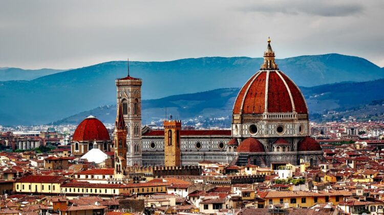 La cathédrale Duomo à Florence durant votre road trip en toscane - SIXT
