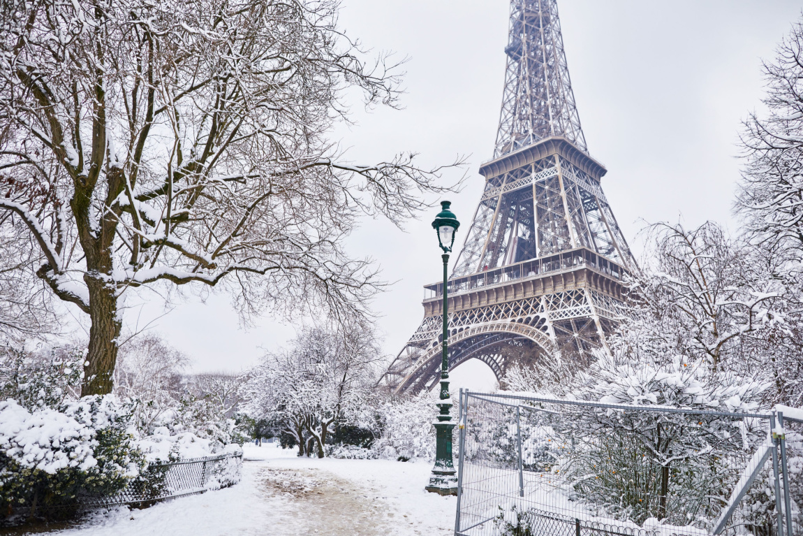 Tour Eiffel sous la neige