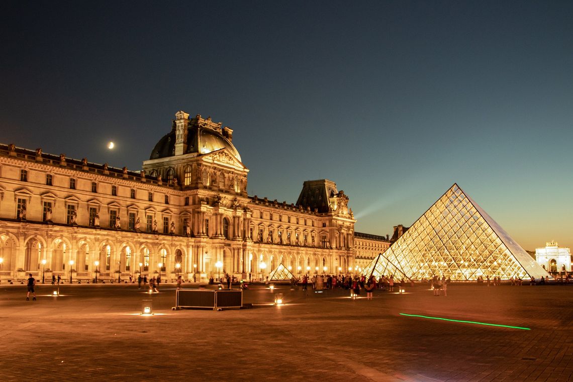 Le musée du Louvre comme incontournable lors d'un week-end à Paris - SIXT