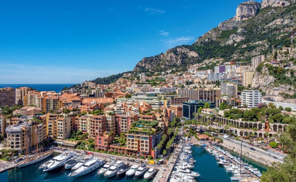 vue-port-ville-falaise-monaco-SIXT