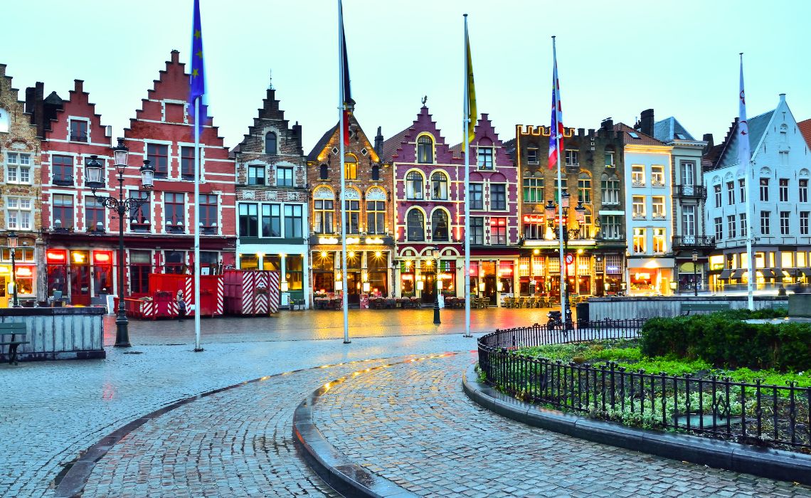 Départ de Bruges en Belgique pour un road trip dans le Nord de l'Europe - SIXT