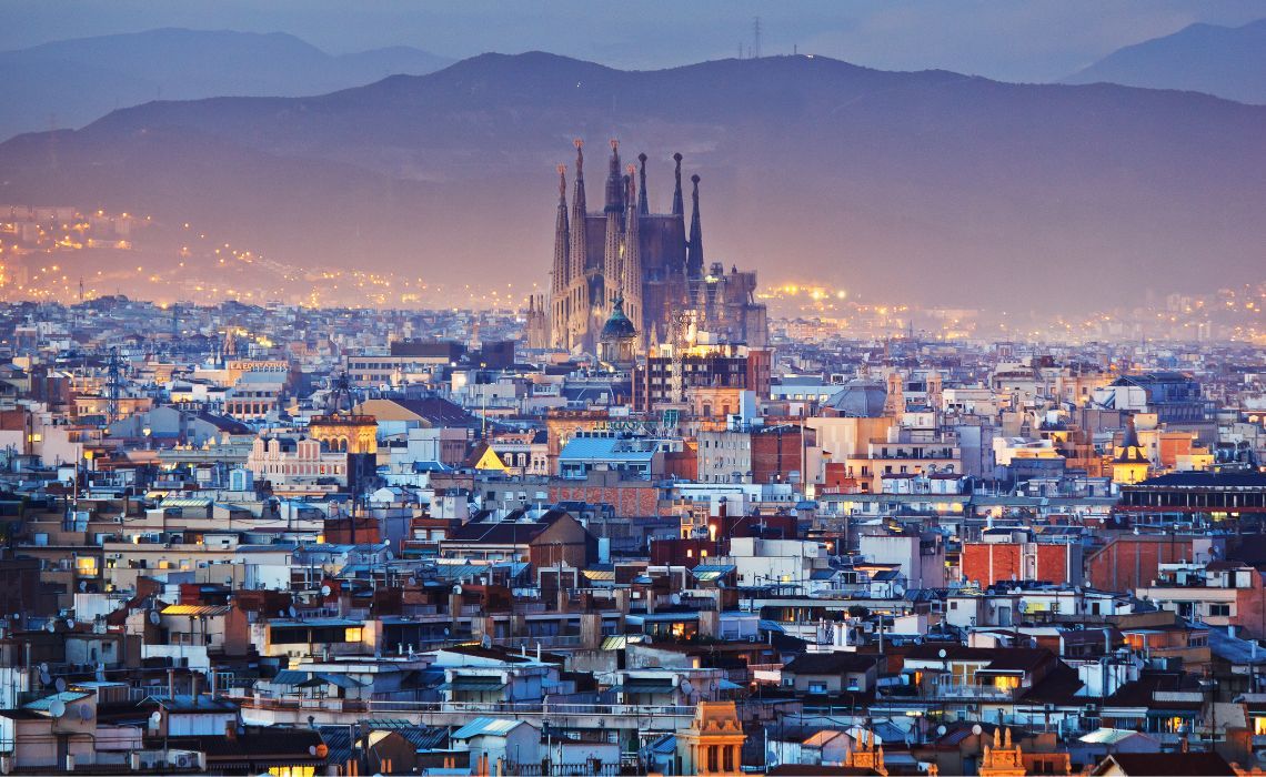 Baladez-vous à Barcelone durant le réveillon de la Saint-Sylvestre Aller à Barcelone pour fêter le nouvel an - SIXT