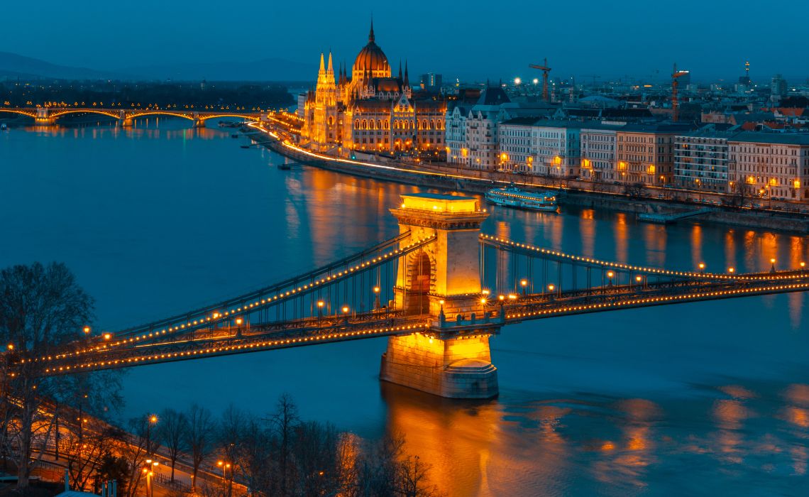 Partir à Budapest pour fêter le nouvel an entre amis - SIXT