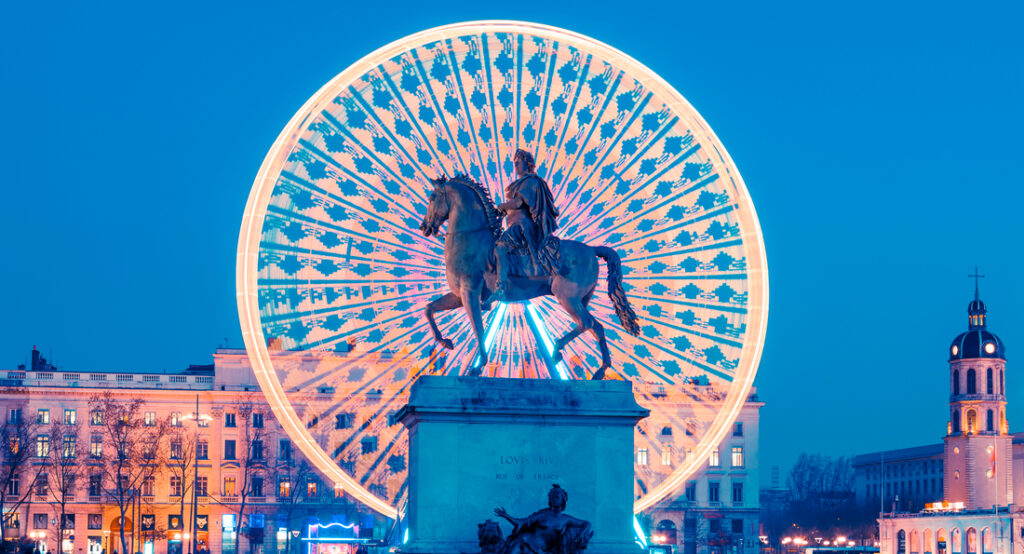 Statue sur la Place Bellecour à Lyon
