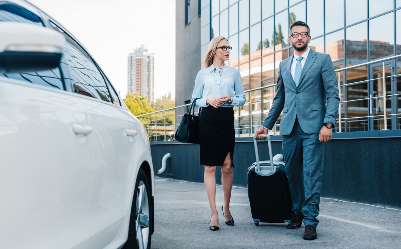 professionel avec voiture de fonction