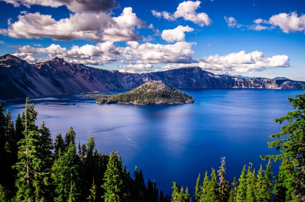 Paysage unique du Crater Lake en Oregon aux Etats-Unis