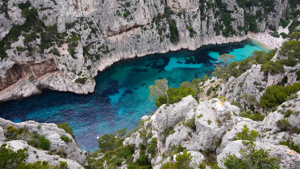 Les Calanques de Marseille, un lieu paisible lors de votre week-end PACA - SIXT