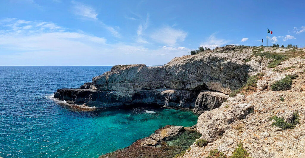 Découverte de la cote de Santa Maria di Leuca pendant votre road trip dans les Pouilles - SIXT