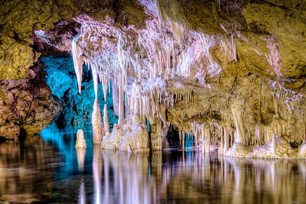 Grotte dels hams, à voir lors d'un road trip à Majorque - SIXT