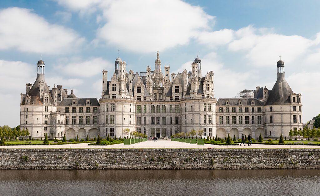 Visitez Chambord et son magnifique château lors de votre week-end centre Val-de-Loire - SIXT