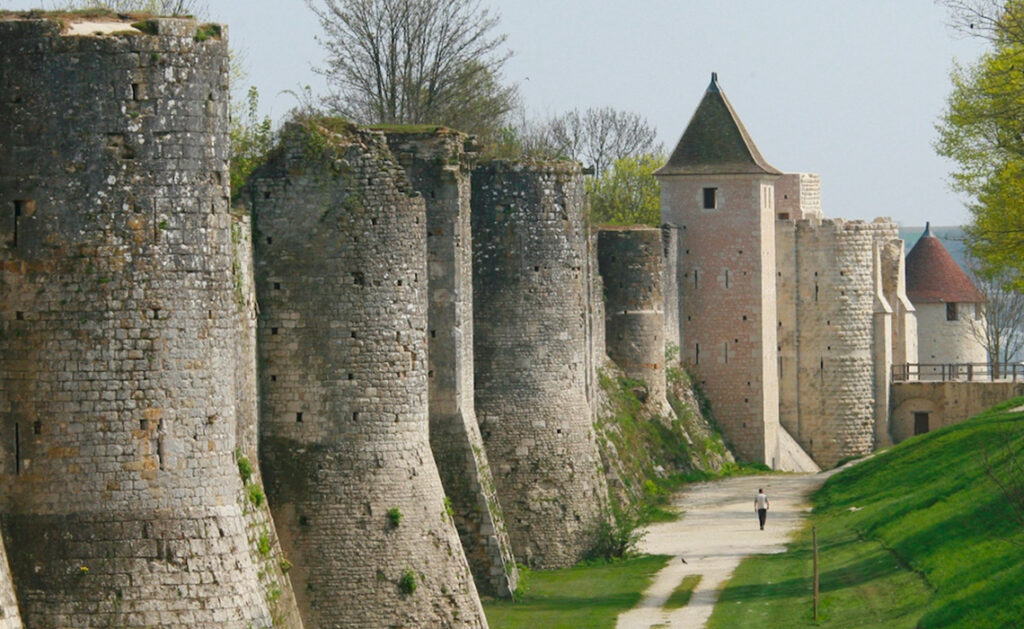 Provins, belle ville médiévale autour de Paris - SIXT