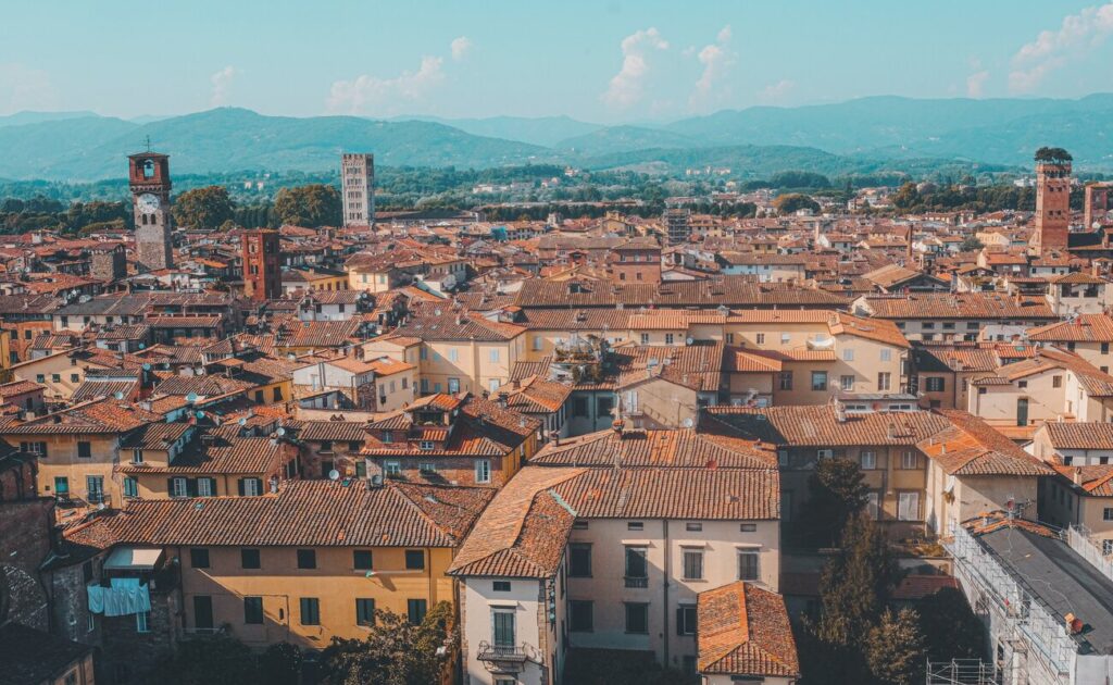 Lucques, une ville aux nombreux monuments à découvrir lors d'un road trip en toscane