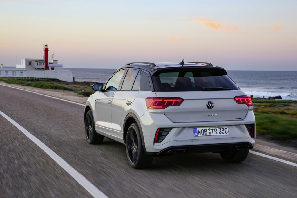 vue arrière du VW T Roc en location chez Sixt