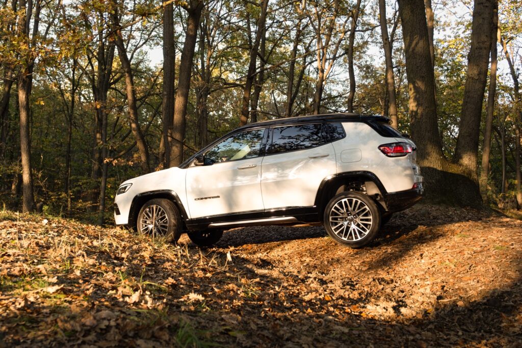 Jeep Compass de côté