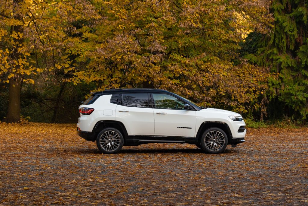 Jeep Compass de côté