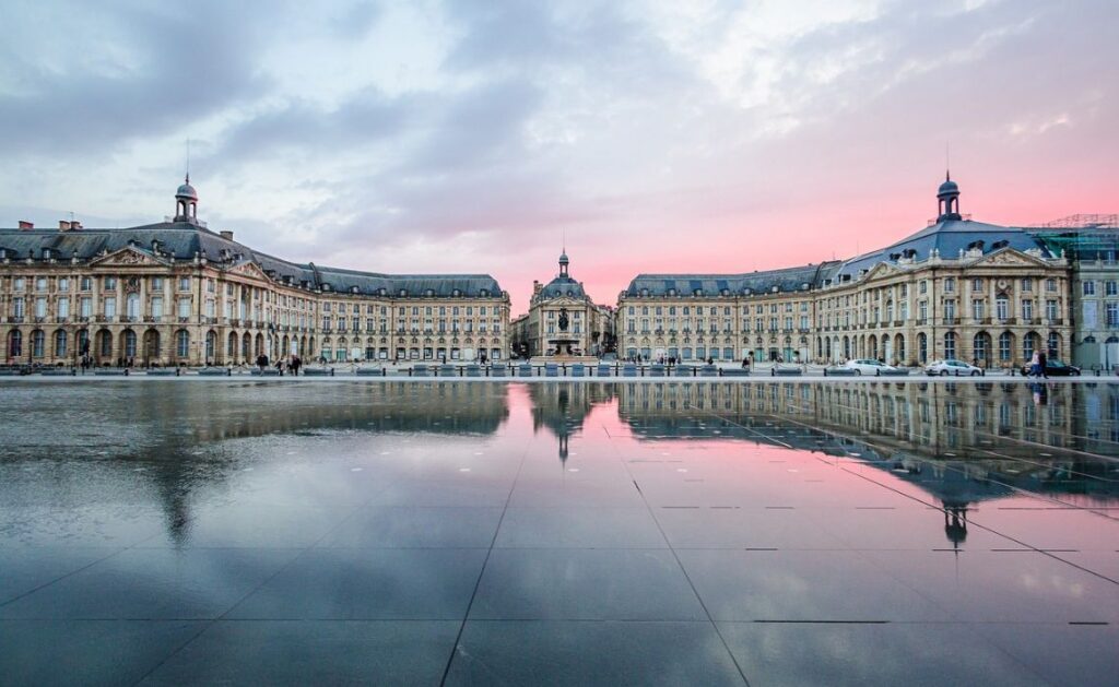 Miroir d'eau à Bordeaux -SIXT