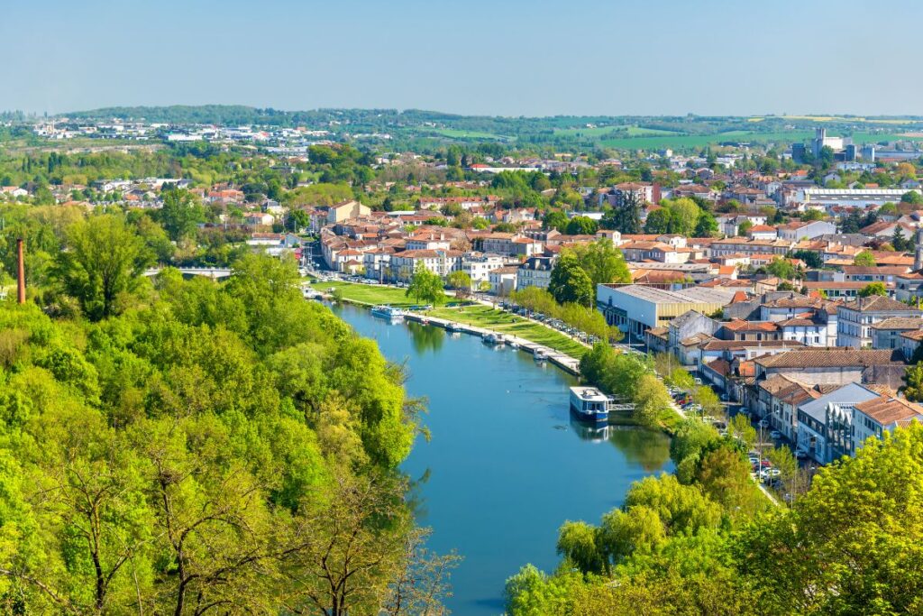 Préparez-vous pour un road trip en Charente - SIXT