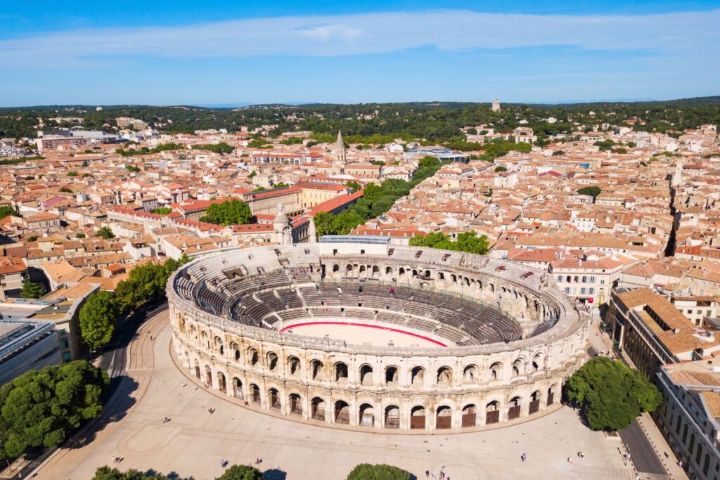 Les arènes de Nîmes, à voir pendant un road trip dans le Gard - SIXT