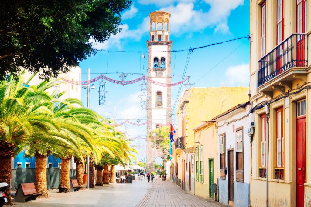 Visitez Santa Cruz de Tenerife lors de votre road trip aux Canaries - SIXT