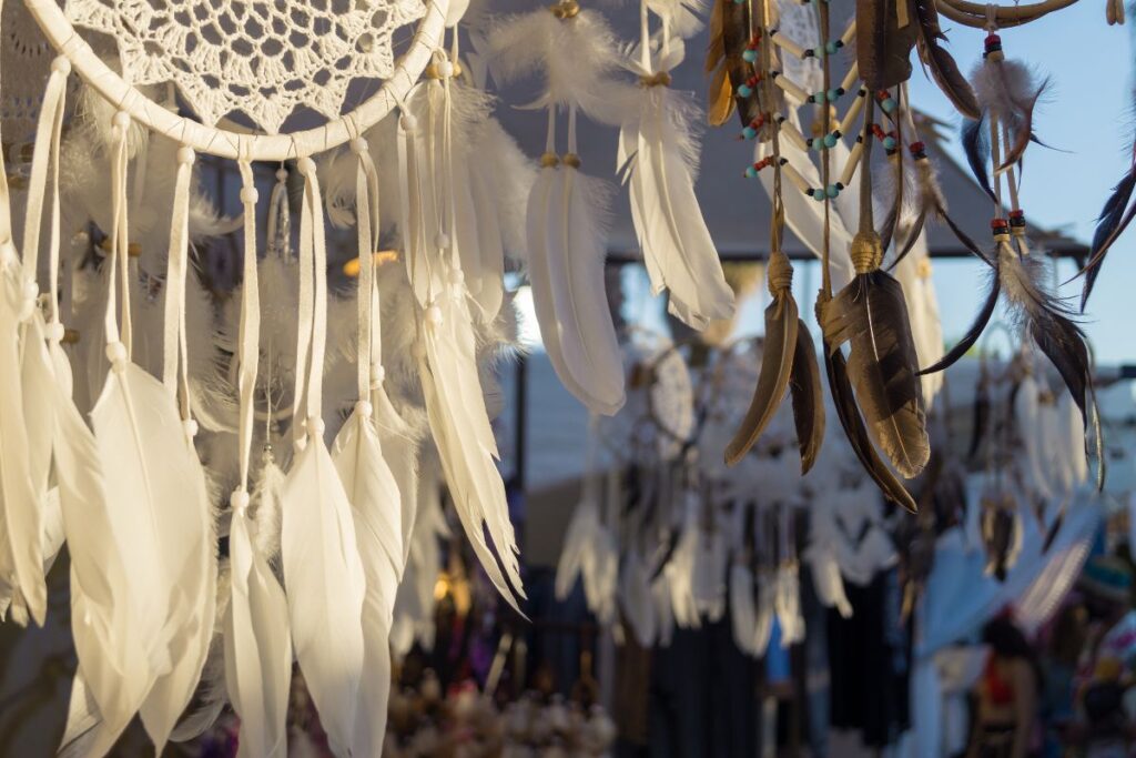 S'évader sur les marchés hippies d’Ibiza - SIXT