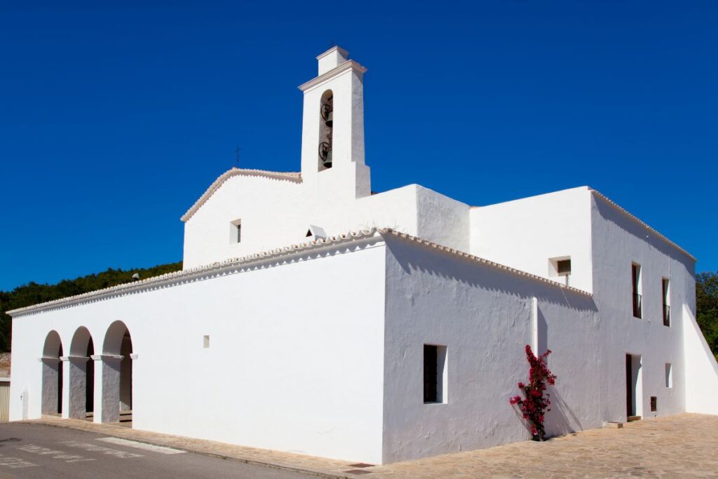 Le nord de l’île d’Ibiza , à voir lors d'un road trip - SIXT