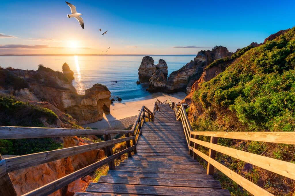 Les alentours de Lagos, parfaits pour s'évader pendant votre road trip en Algarve - SIXT