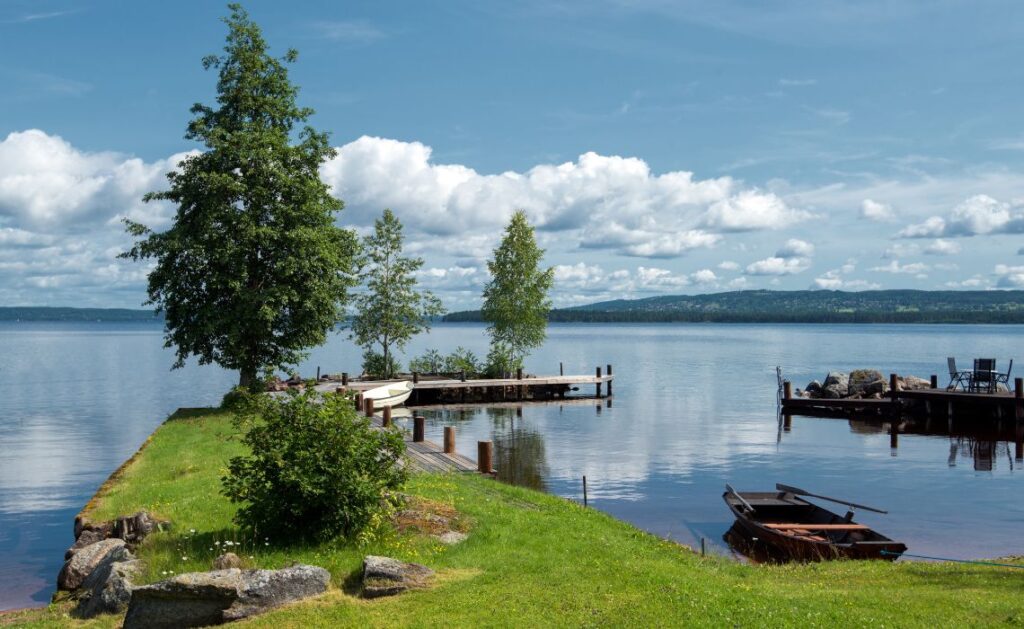 Profitez du lac Siljan pendant votre séjour en Dalécarlie ! - SIXT