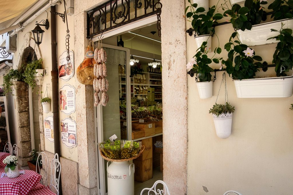 Norcineria assise